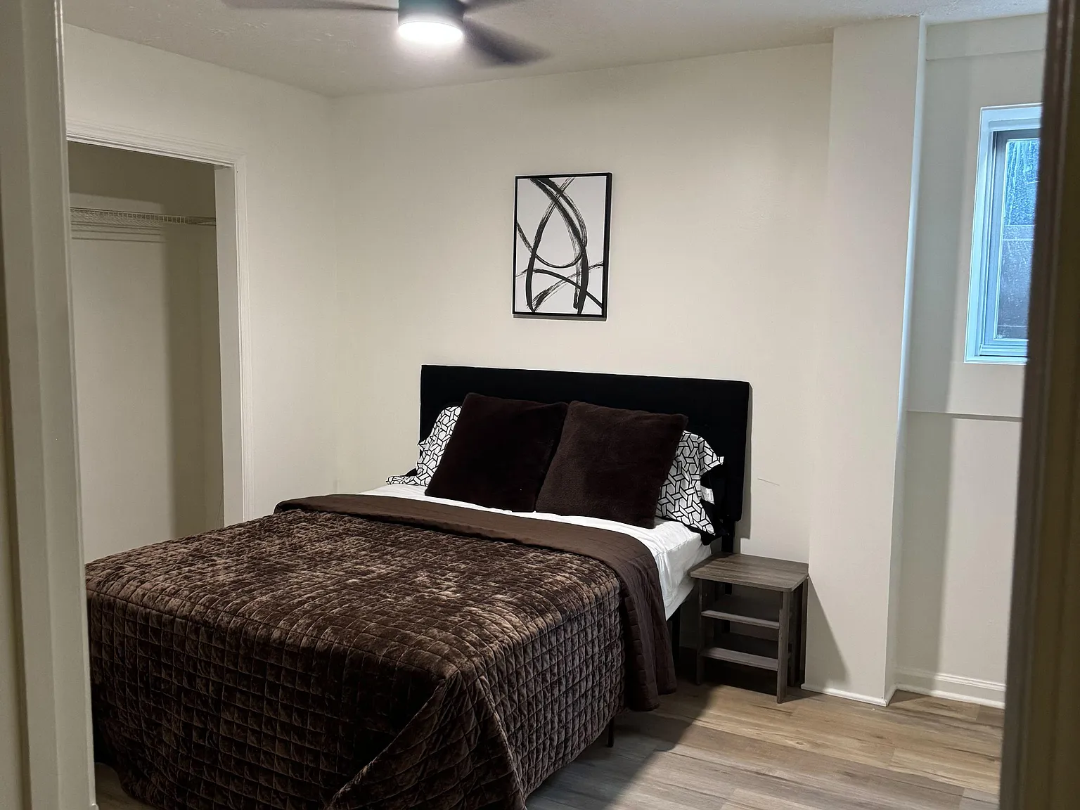 4 bed, 3.0 bath, 3000 sqft, $866 — Photo 1