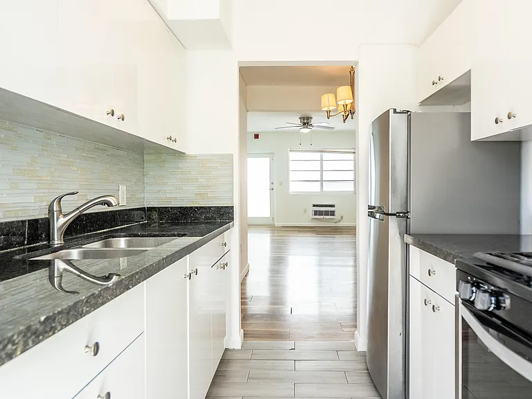 1120 Euclid Ave #9 — Photo 13