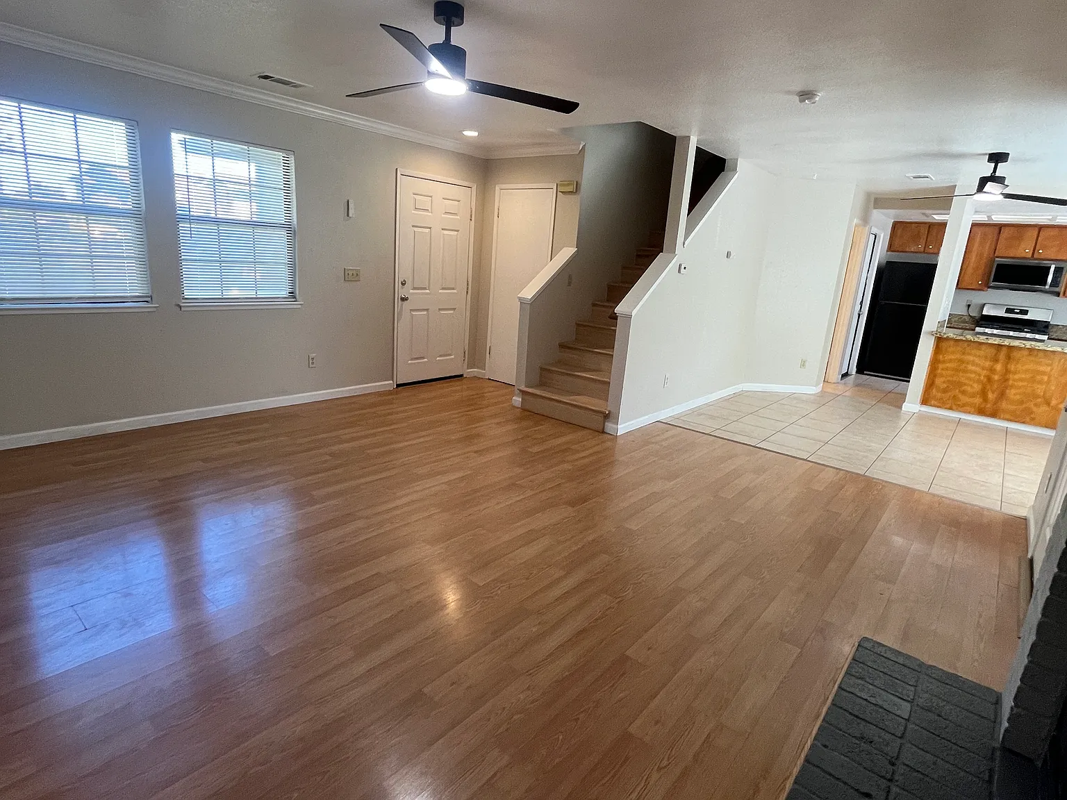 3 bed, 2.5 bath, 1266 sqft, $2,350 — Photo 4