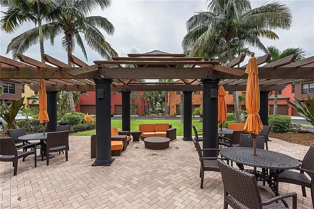 2 bed, 2.5 bath, 1520 sqft, $6,500 — Photo 3
