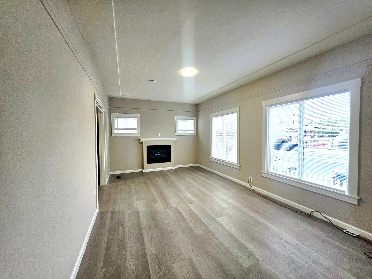 2 bed, 1200 sqft, $2,500 — Photo 1