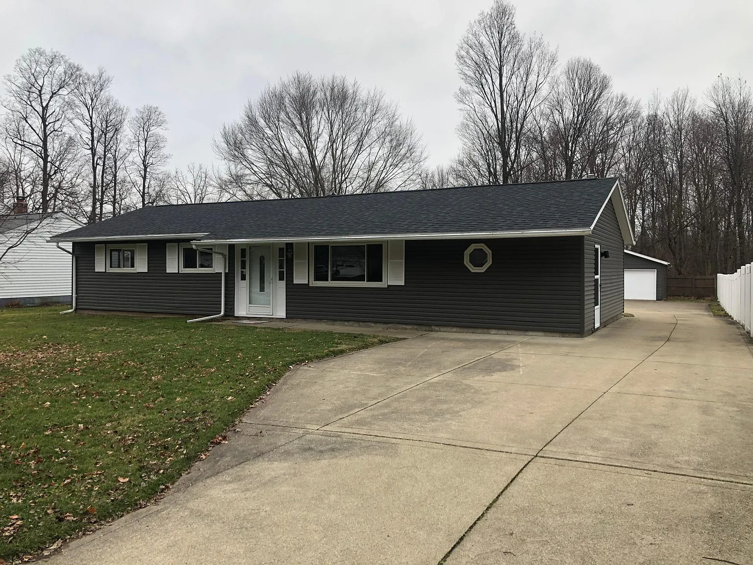 7975 Brichford Rd photo 1