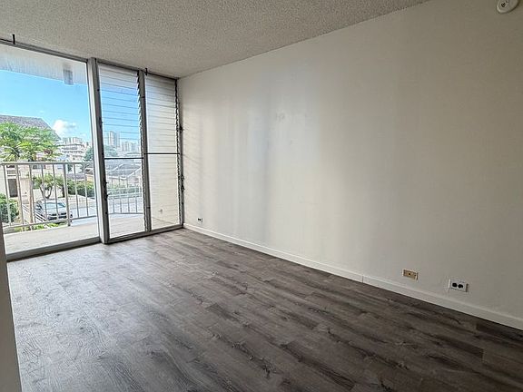 3rd image of 1535 Pensacola St APT 208