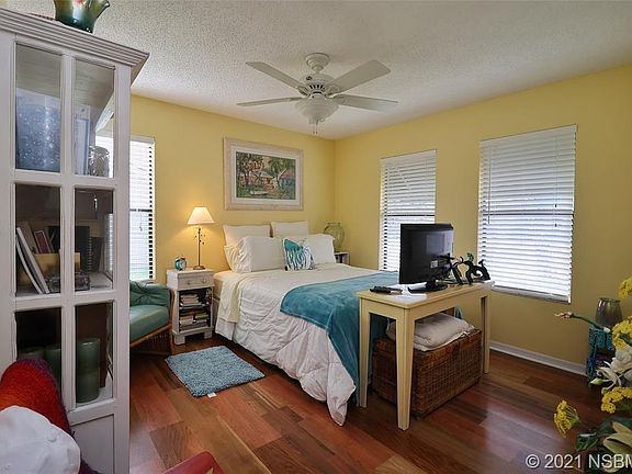 3rd image of 714 Sky Tree Ct
