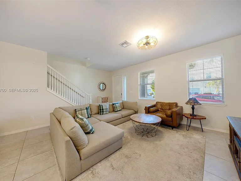 5110 Eucalyptus Dr #3 — Photo 4