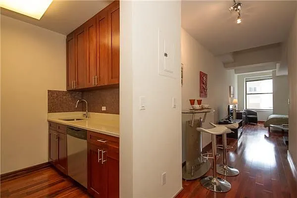 Rented by Nest Seekers International | media 17