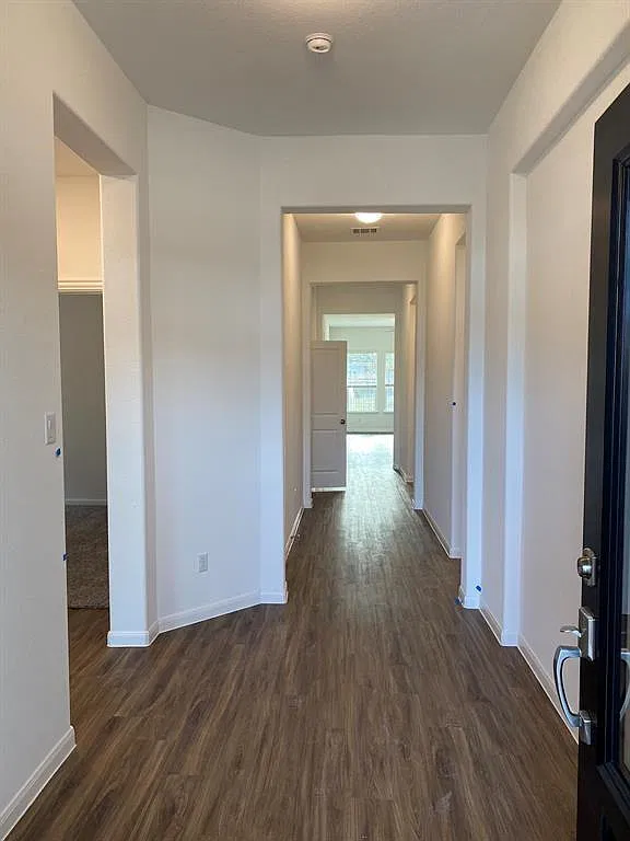 4 bed, 3.0 bath, 2388 sqft, $2,595 — Photo 4