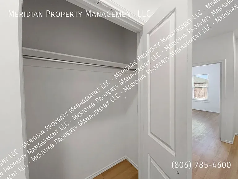 5543 Itasca St #B — Photo 16