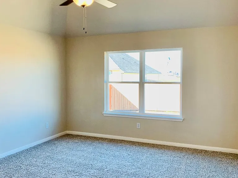 808 Fallbrook Dr — Photo 20