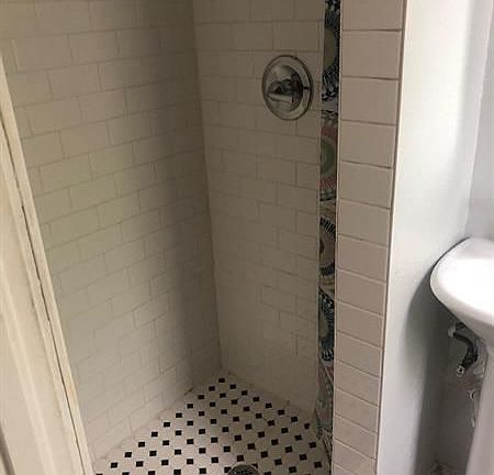 5th image of 715 N 4th St APT 1