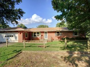 1512 W Point Dr, Mahomet, IL
