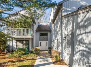 7 Drake Ln, Ledgewood, NJ 07852