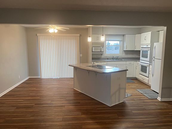 Kitchen/Dining Area