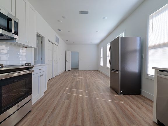 2nd image of 430 E 6th St APT B