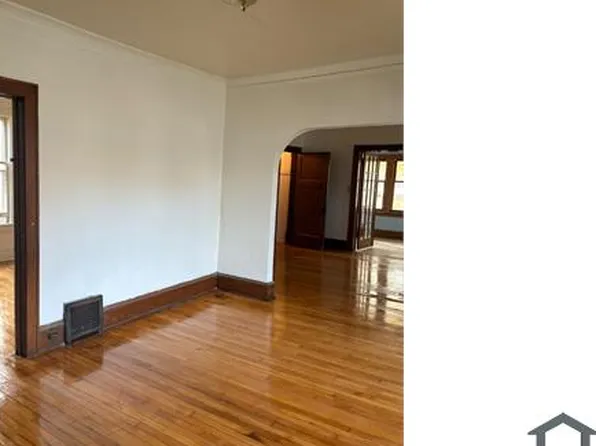 4572 W Fond Du Lac Ave, Milwaukee, WI 53216