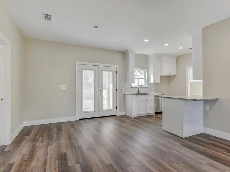 920 W Coffin St — Photo 3