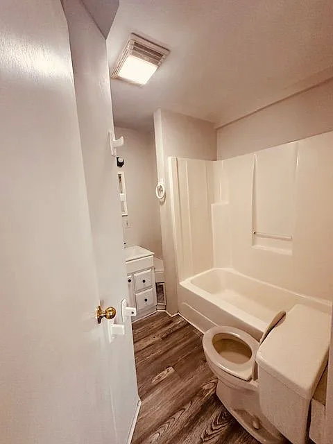 3 bed, 2.0 bath, 1200 sqft, $1,500 — Photo 4