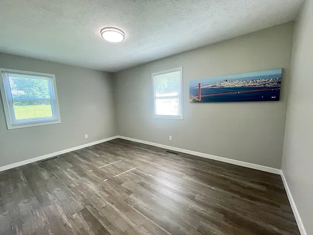 401 N Nebo Rd — Photo 10