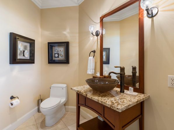 63 Hoolei Cir #B2, Kihei, HI 96753