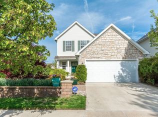 422 Cambridge Dr, Dexter, MI 48130