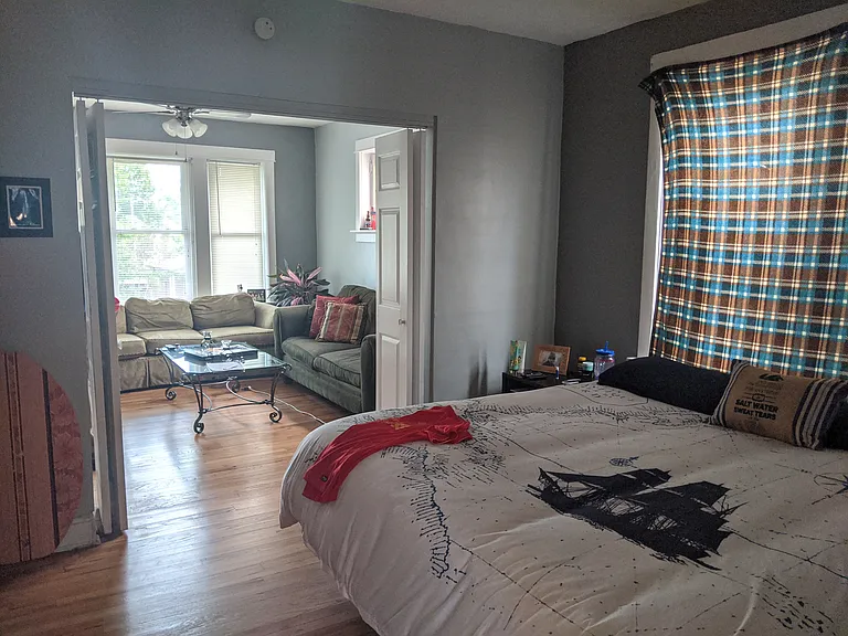 5225 Bancroft Ave #2W — Photo 9