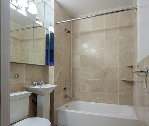 4th image of 326 E 35th St APT 3