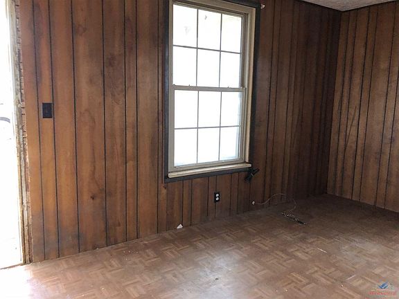 3rd image of 412 N B St
