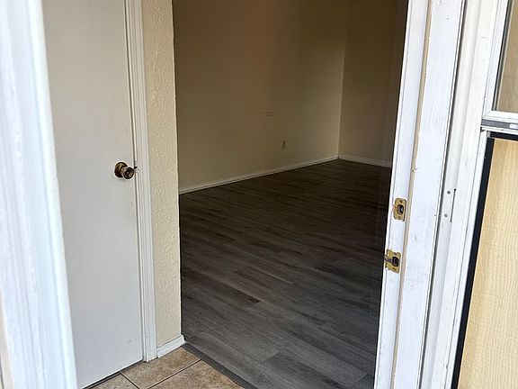 4th image of 1113 Chelwood Park Blvd NE APT 2