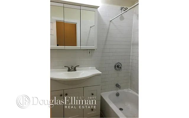 Rented by Douglas Elliman | media 23
