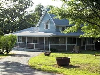 2nd image of 140 N 134th St