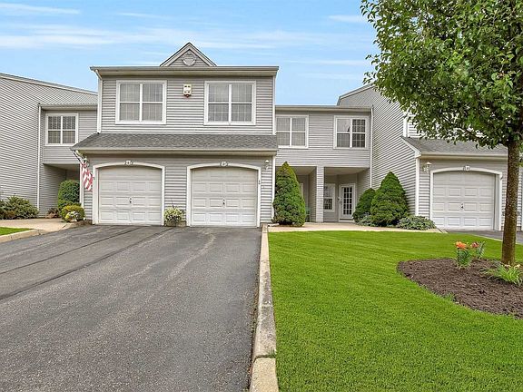 2nd image of 202 Windward Ct N