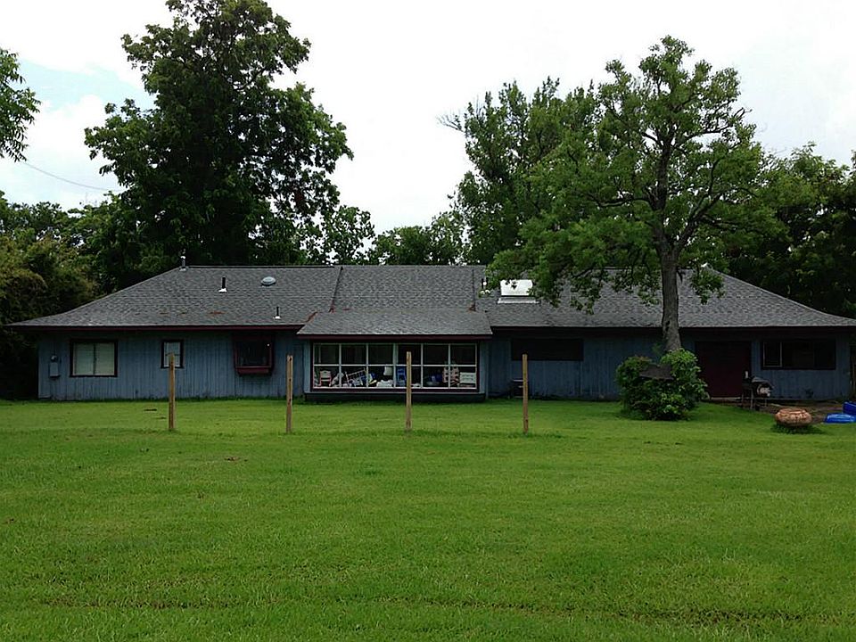 1st image of 806 Youpon Dr