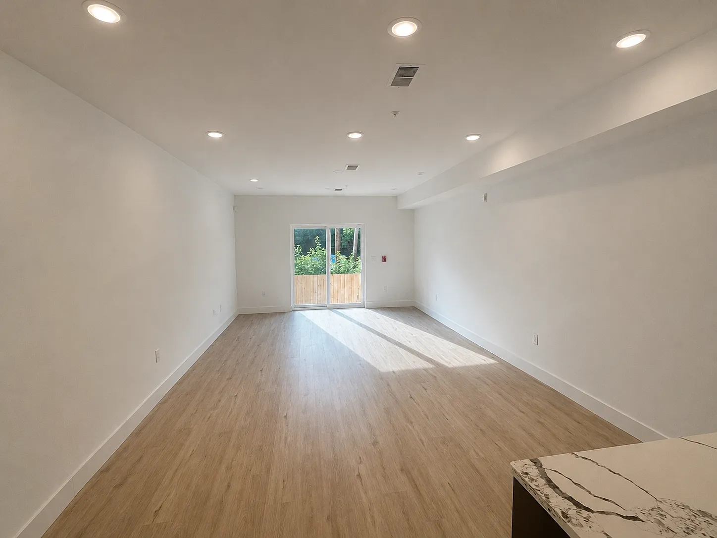 3 bed, 1600 sqft, $2,100 — Photo 1