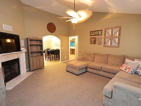 3rd image of 4069 Brooksdale Dr