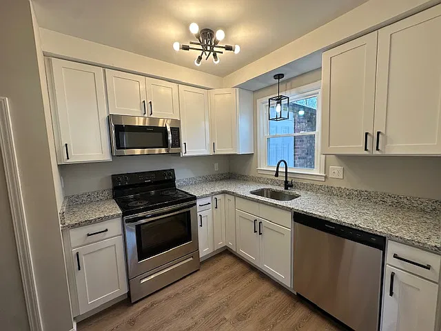 2 bed, 920 sqft, $1,050 — Photo 1