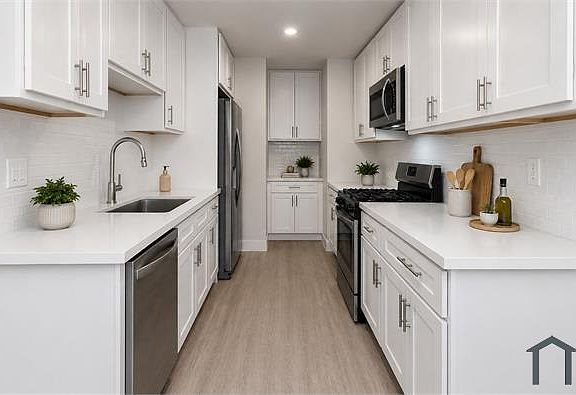 5th image of 5036 Coliseum St #5
