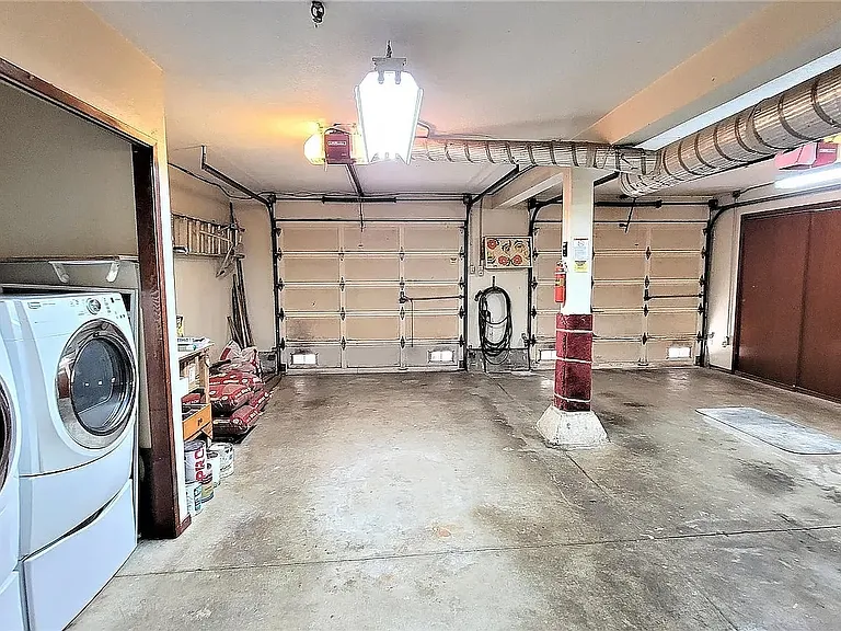 606 S Hill Blvd — Photo 16