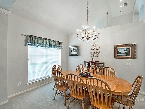 Good space for your formal dining room table.