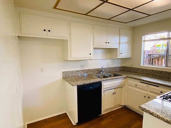 5th image of 12071 Laguna St APT 2