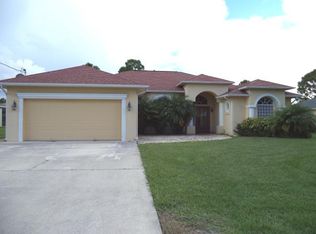 5924 NW Conus St, Pt Saint Lucie, FL 34953