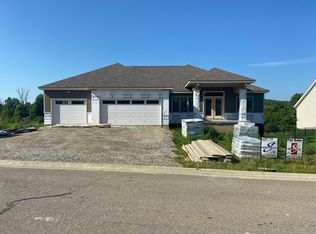 3769 Maple Ridge Dr, Columbus, IN 47201