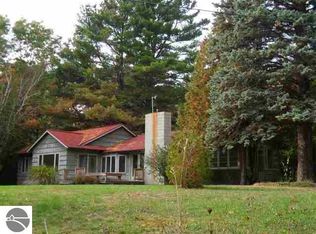 729 E Juniper Trl, Leland, MI 49654