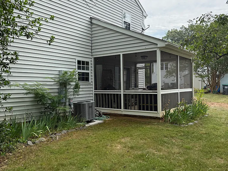 110 Birdwood Ct — Photo 2