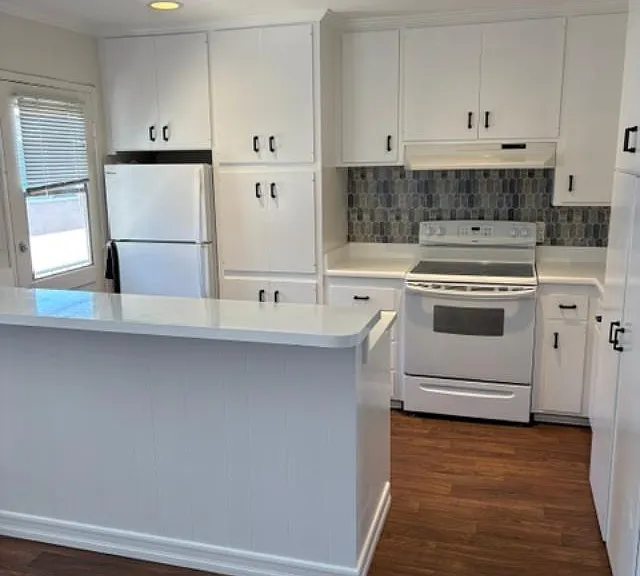 4-1170 Rutland Rd #4 — Photo 1
