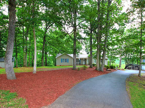 Quiet private drive to home 