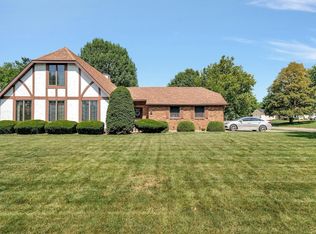 1000 Surrey Rd, Monticello, IL 61856