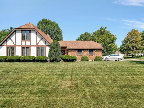 1000 Surrey Rd, Monticello, IL 61856