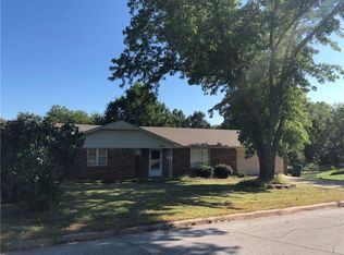 905 Mimosa Dr, Guthrie, OK 73044