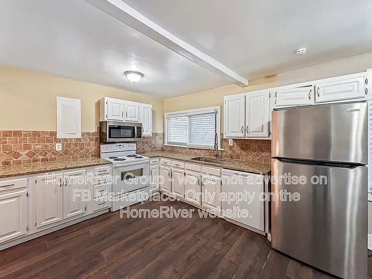 1310 Roanoke Ave — Photo 9