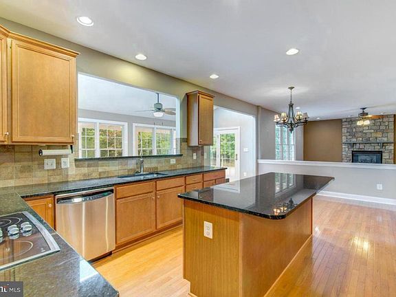 3rd image of 43446 Freeport Pl